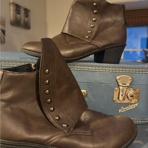 Brown low Ankle Boots with Studding.
haoricu Low Heel,Cowboy Boots size 9